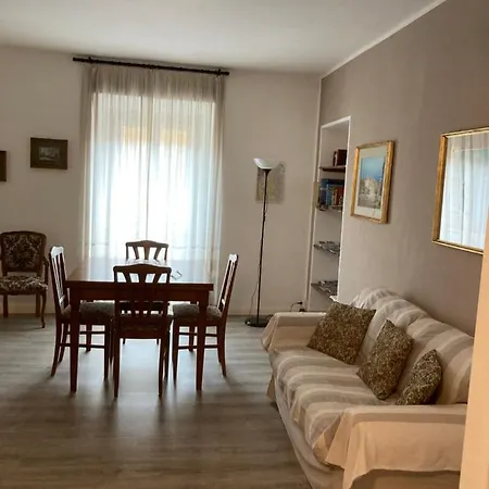 Laura6 * Menaggio